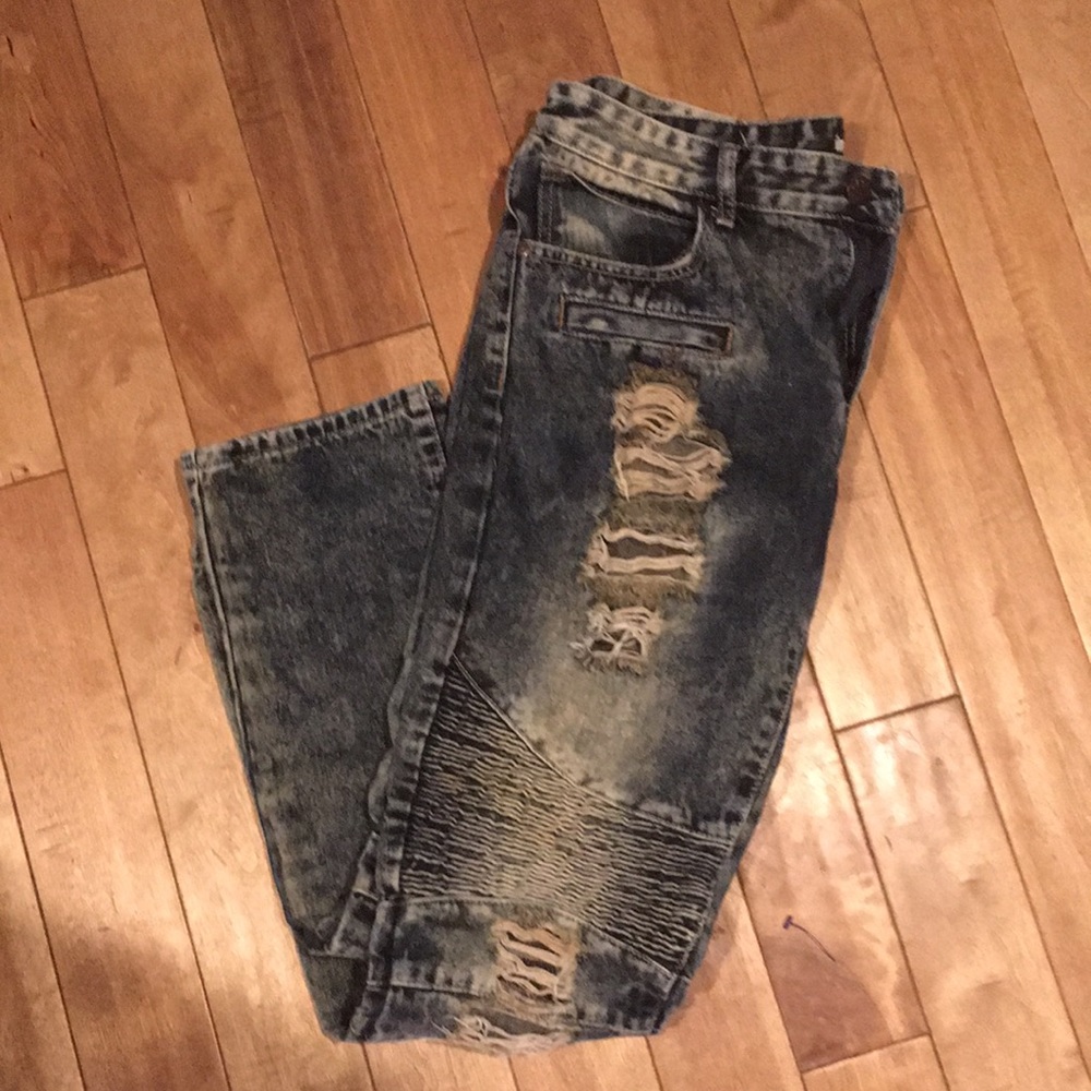 Distressed Jeans - Picture 2 of 8